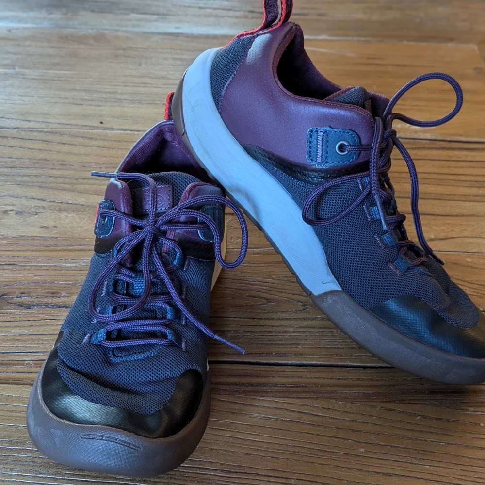 Stylish Purple and Black Women's Shoes
